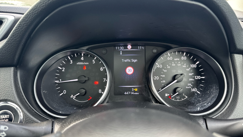 Nissan Qashqai 1.2 DiG-T N-Connecta 5dr Petrol Hatchback